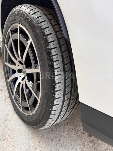 Mercedes EQC 400 4MATIC-6