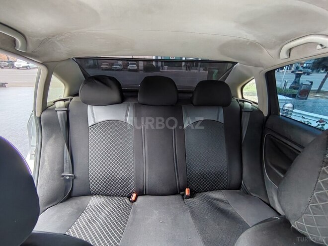 Volkswagen Passat-6