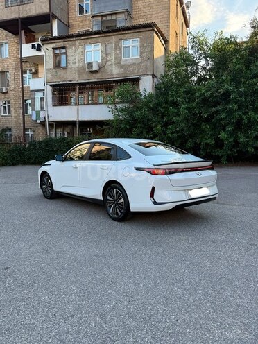 Changan Qiyuan A05-4