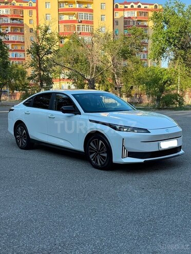 Changan Qiyuan A05-3
