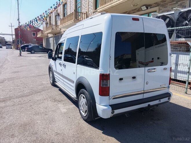 Ford Tourneo Connect-9