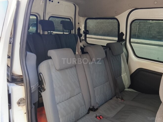 Ford Tourneo Connect-15