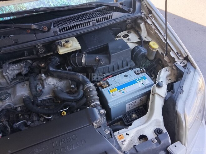 Ford Tourneo Connect-21