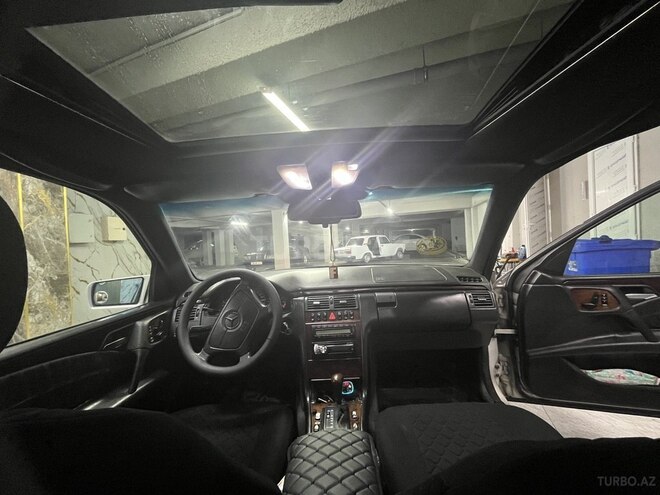 Mercedes E 230-9