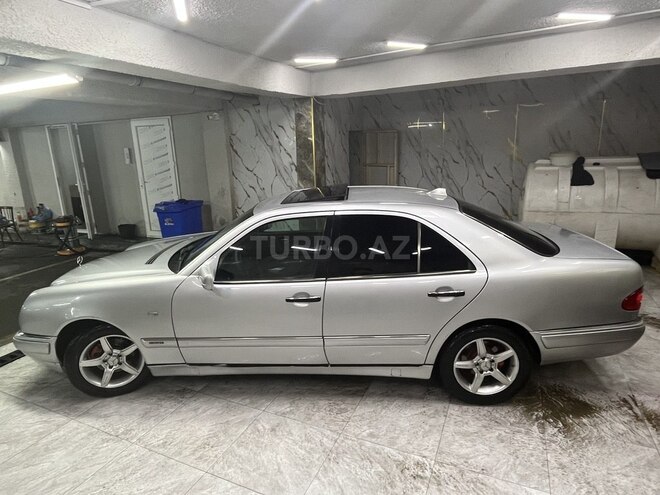 Mercedes E 230-7