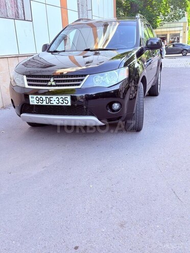 Mitsubishi Outlander-1