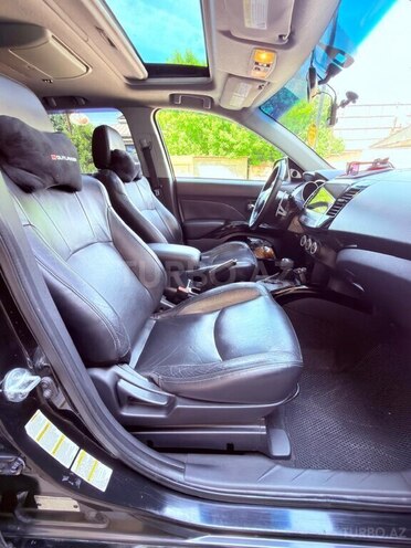 Mitsubishi Outlander-11
