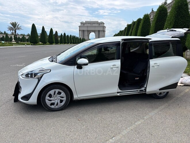 Toyota Sienta-3
