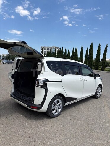Toyota Sienta-6