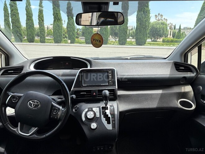 Toyota Sienta-8