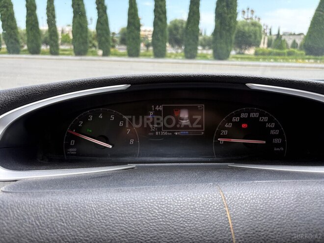 Toyota Sienta-9