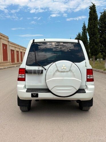 Mitsubishi Pajero io-2
