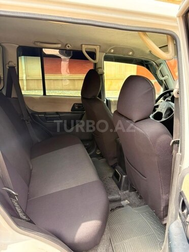 Mitsubishi Pajero io-9