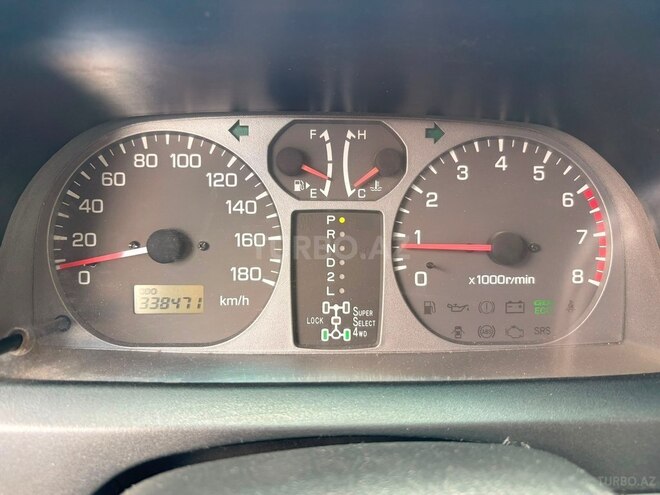 Mitsubishi Pajero io-5