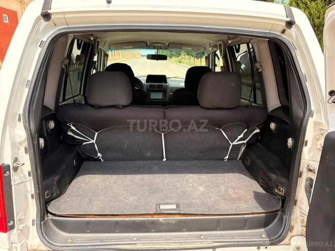 Mitsubishi Pajero io-10
