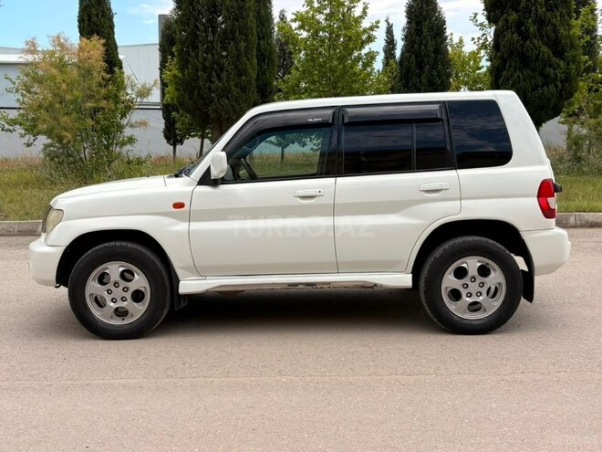 Mitsubishi Pajero io-3