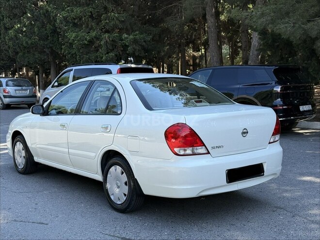 Nissan Sunny-5