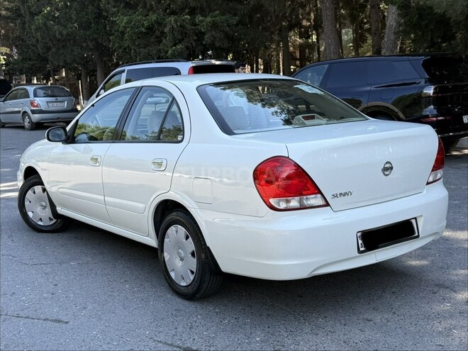 Nissan Sunny-13