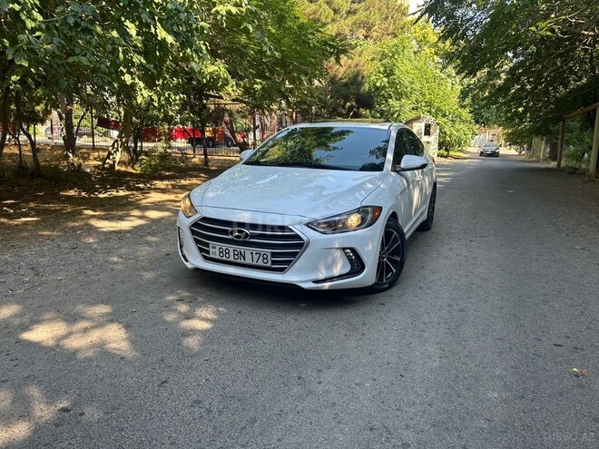 Hyundai Elantra-1