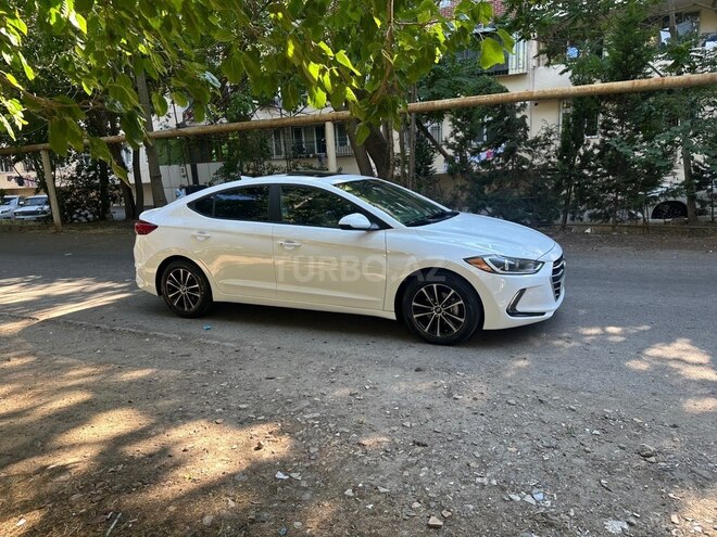 Hyundai Elantra-9