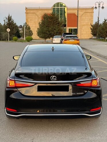 Lexus ES 300h-6