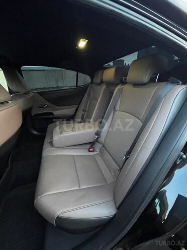 Lexus ES 300h-10