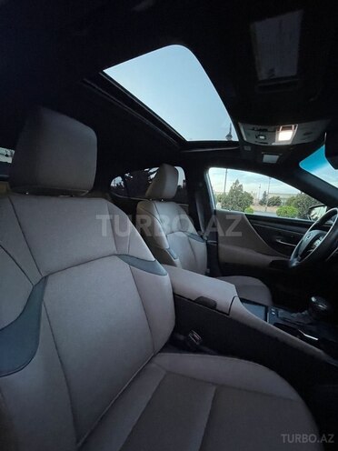 Lexus ES 300h-9