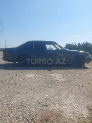 Mercedes 220 E-4