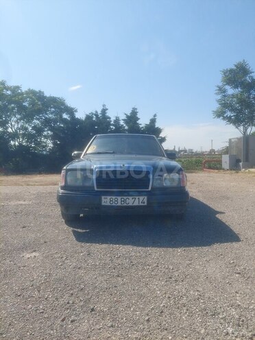 Mercedes 220 E-1