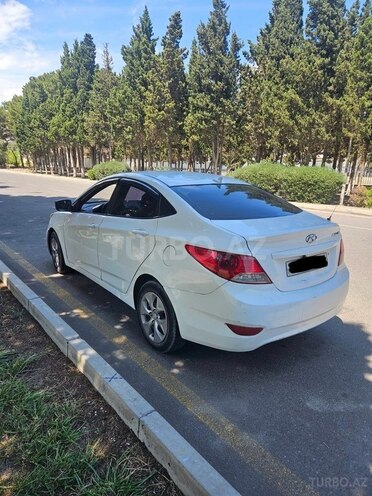 Hyundai Accent-3