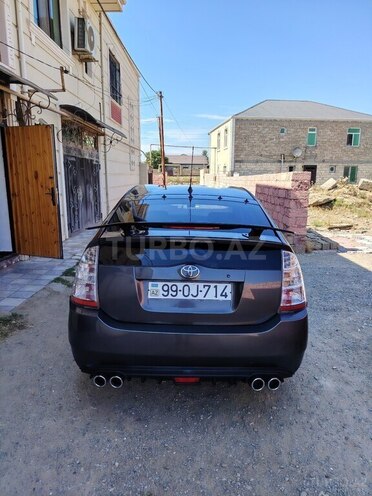 Toyota Prius-2