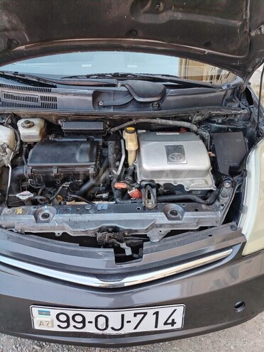 Toyota Prius-6