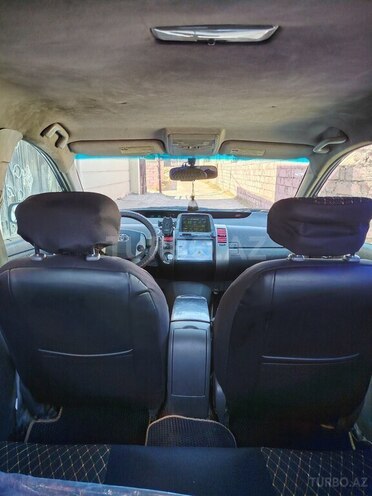 Toyota Prius-8