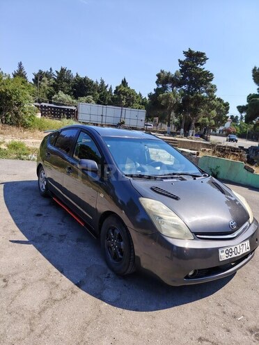 Toyota Prius-16