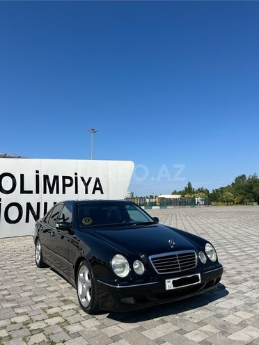 Mercedes E 240-1