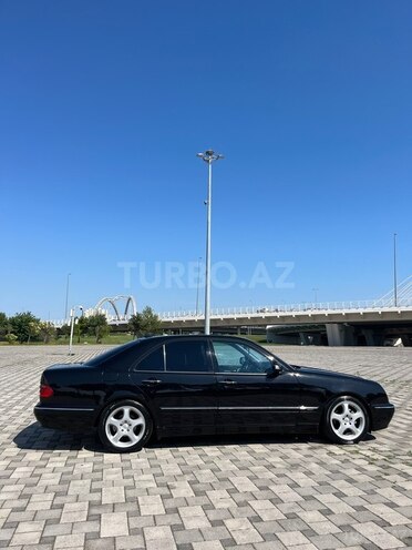 Mercedes E 240-5
