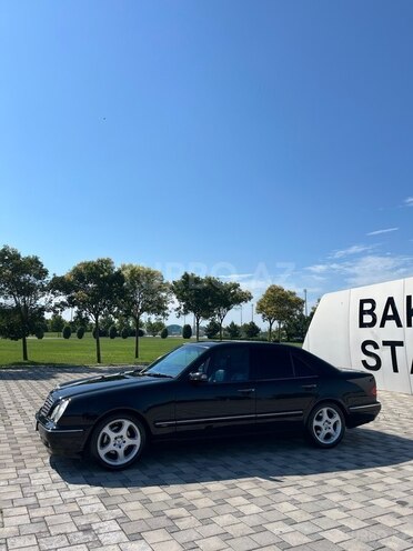 Mercedes E 240-6