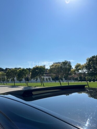 Mercedes E 240-11