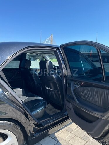 Mercedes E 240-7