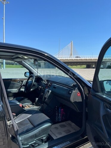Mercedes E 240-8