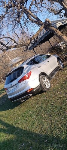 Hyundai Santa Fe-13