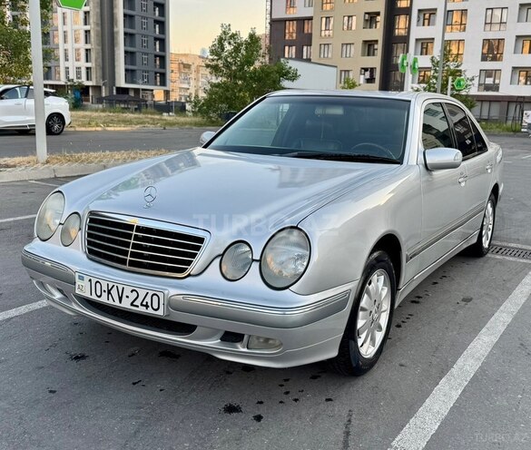 Mercedes E 240-2