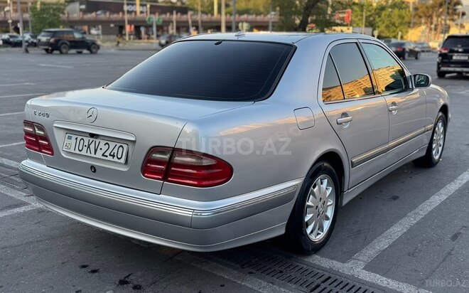 Mercedes E 240-6