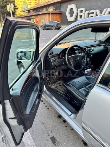 Mercedes E 240-12