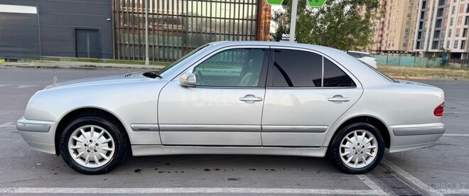 Mercedes E 240-7