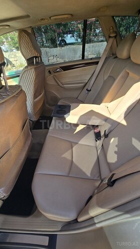 Mercedes C 240-11