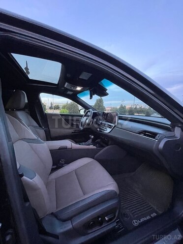 Lexus ES 300h-13