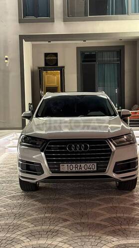 Audi Q7-4