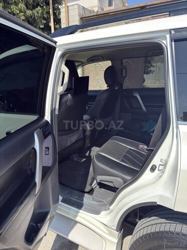 Toyota Land Cruiser Prado-7