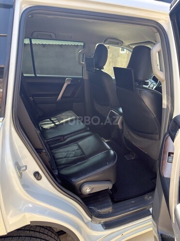 Toyota Land Cruiser Prado-9